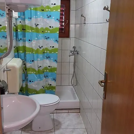 Apartman Julia * Vir