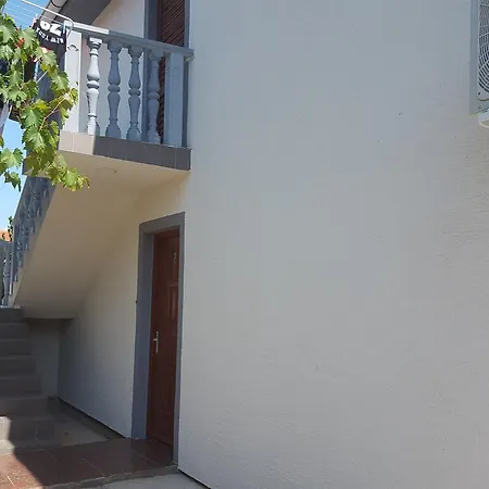 Apartman Julia Vir