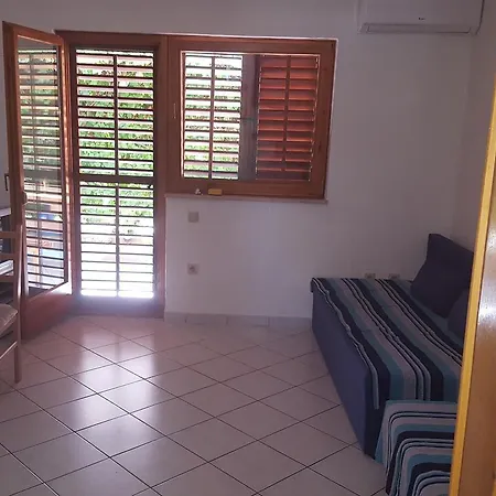 Apartman Julia * Vir